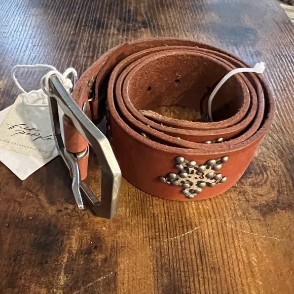 NWT Free People Starcrossed studded Leather Belt - Picture 3 of 6
